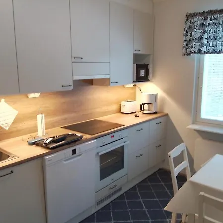 Renovated One Bedroom *