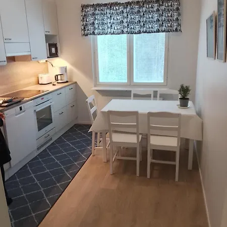 Apartment Renovated One Bedroom *